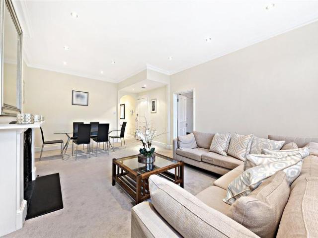 Apartment for rent in Brompton, Greater London