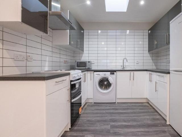 Apartment for rent in St Helier, Greater London