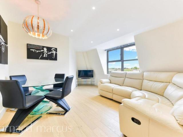 Apartment for rent in Royal Borough of Kingston upon Thames, Greater London