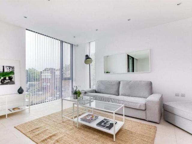 Flat for rent in Chalk Farm, Greater London