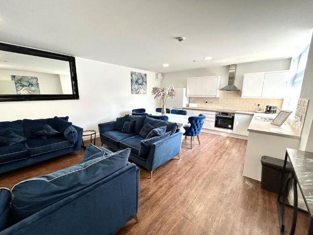 Apartment for rent in Cardiff Bay, Falcon Lodge