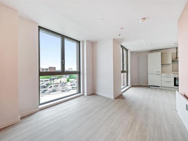 Apartment for rent in Gorse Hill, Trafford Park
