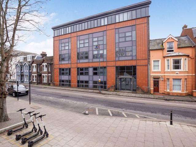 Flat for rent in St. Mildred's, The Bridge