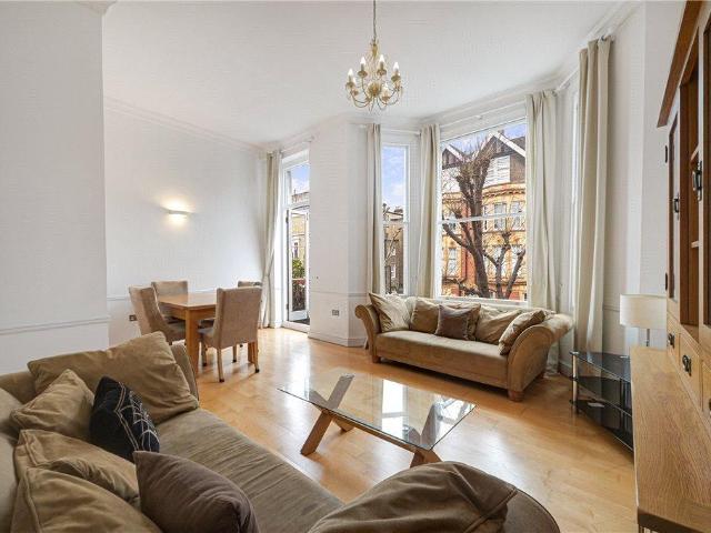 Flat for rent in Earl's Court, Greater London