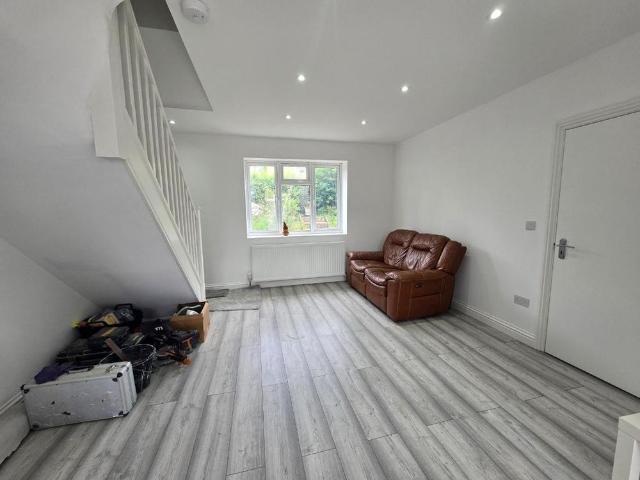 Apartment for rent in Watford Rural, Batchworth