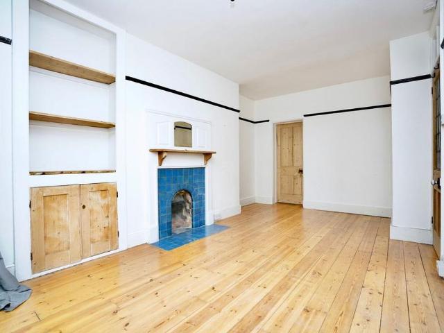 Apartment for rent in Aldrington