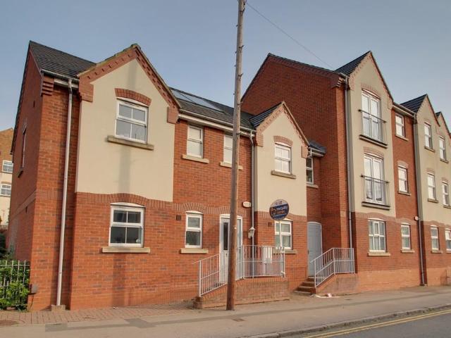 Flat for rent in Elmfield, Leicestershire