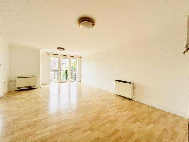 Apartment for rent in Kings Hill, Colliers End