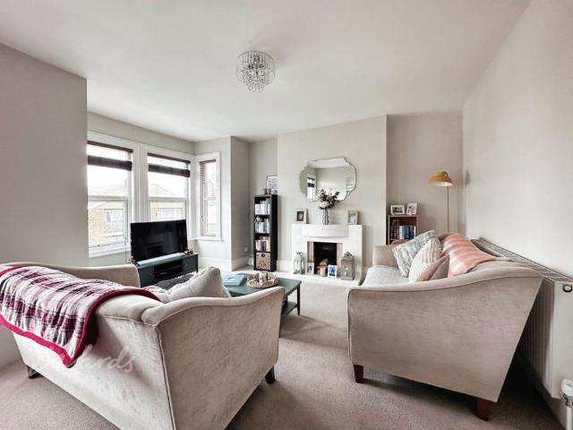 Apartment for rent in Upton, Acol