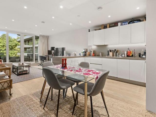 Flat for rent in Nine Elms, Greater London