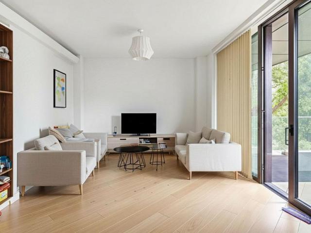 Flat for rent in Shepherd's Bush, Greater London