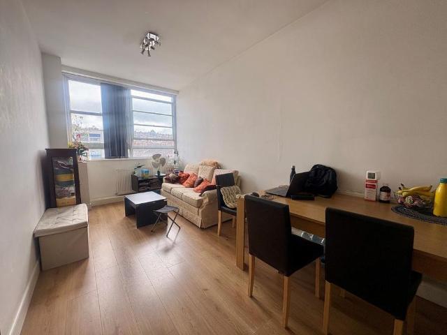 Apartment for rent in Rodbourne, Swindon