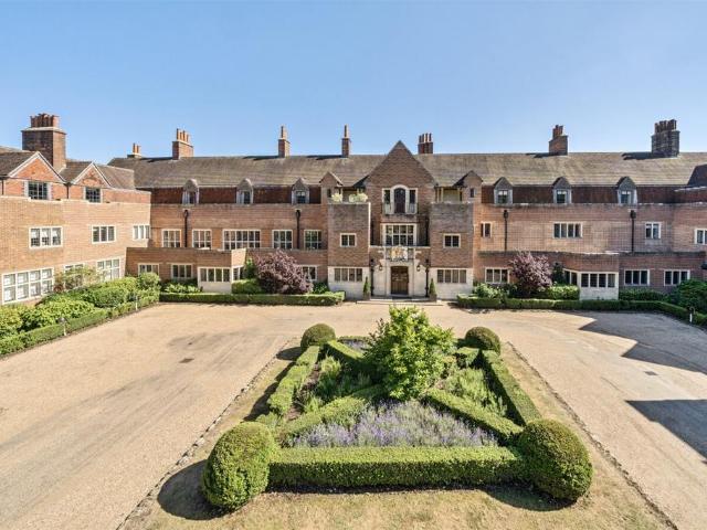 Flat for rent in Littlecote, West Sussex