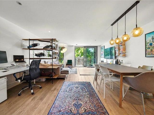 Apartment for rent in Highbury, Greater London