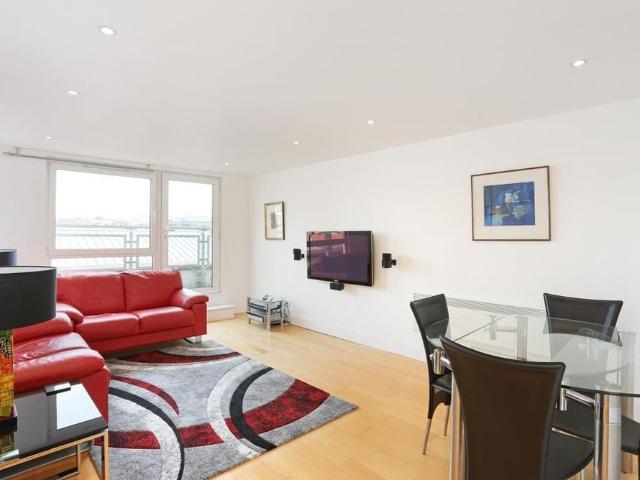 Apartment for rent in Victoria, Greater London