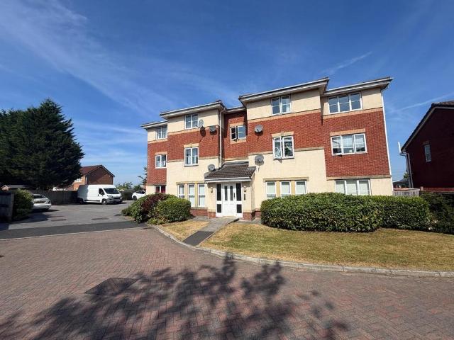 Flat for rent in Outwood Gate, Bury