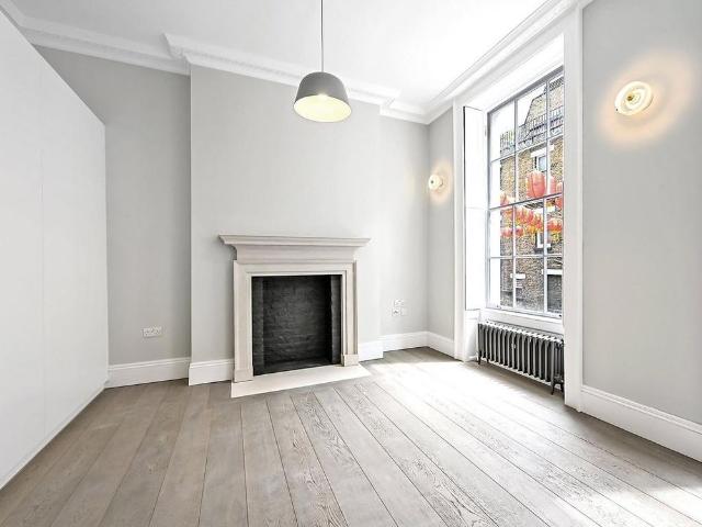 Apartment for rent in Chinatown, Greater London