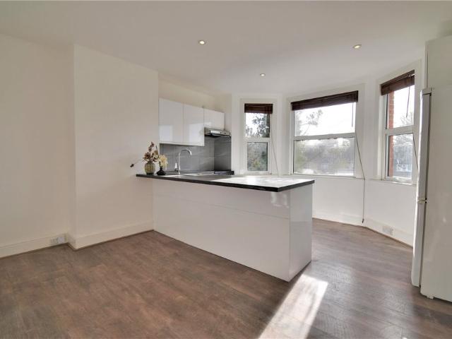 Apartment for rent in Holywell Estate, North Watford
