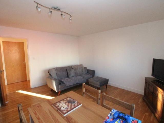 Apartment for rent in Ringlestone, Midway