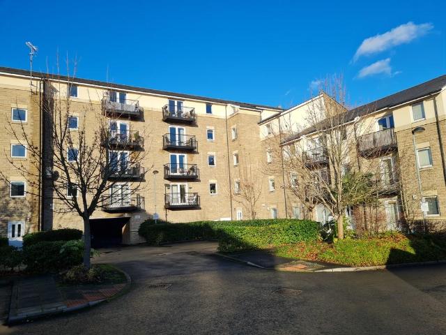 Flat for rent in Horsforth Woodside, Leeds