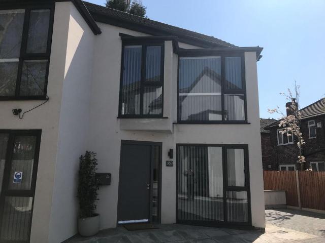Flat for rent in Hazel Grove, Greater Manchester