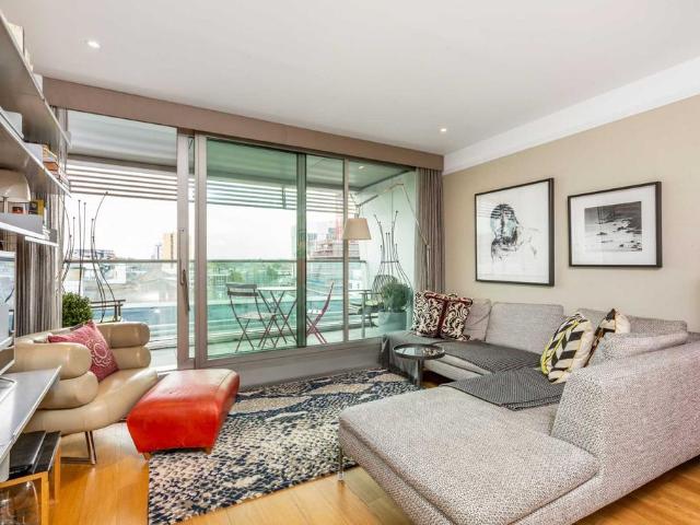 Flat for rent in Battersea, Greater London