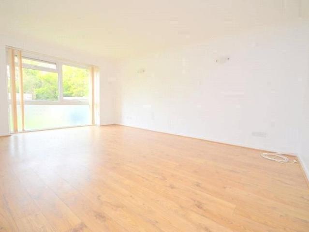 Apartment for rent in Gidea Park, Greater London