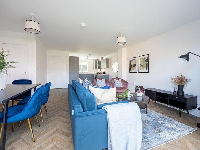 Flat for rent in Crookham Village, Hart