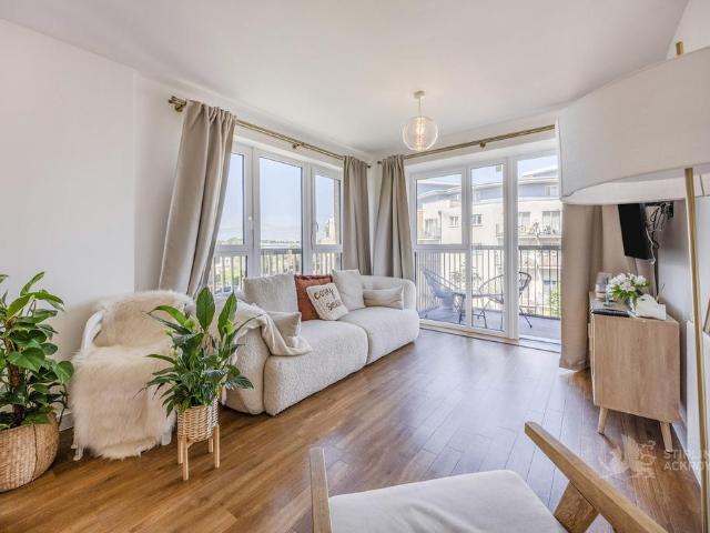 Flat for rent in London Borough of Croydon, Waddon