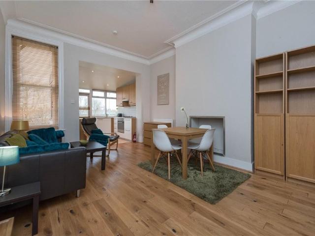 Flat for rent in Brondesbury, Isle Of Man