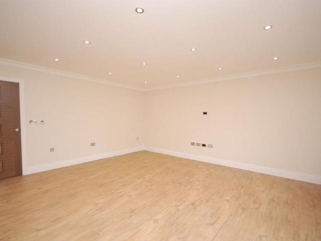 Apartment for rent in The Cedars Estate, Three Rivers