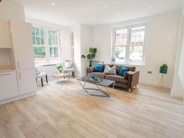 Apartment for rent in Holloway Hill, Fole