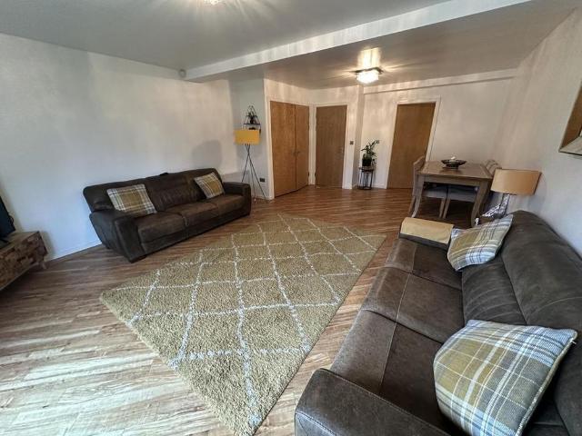 Apartment for rent in Burnedge, Greater Manchester