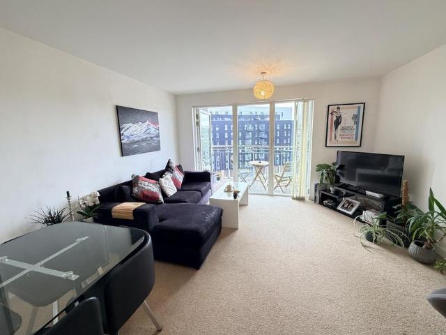 Apartment for rent in Cardiff International Sports Village, Falcon Lodge