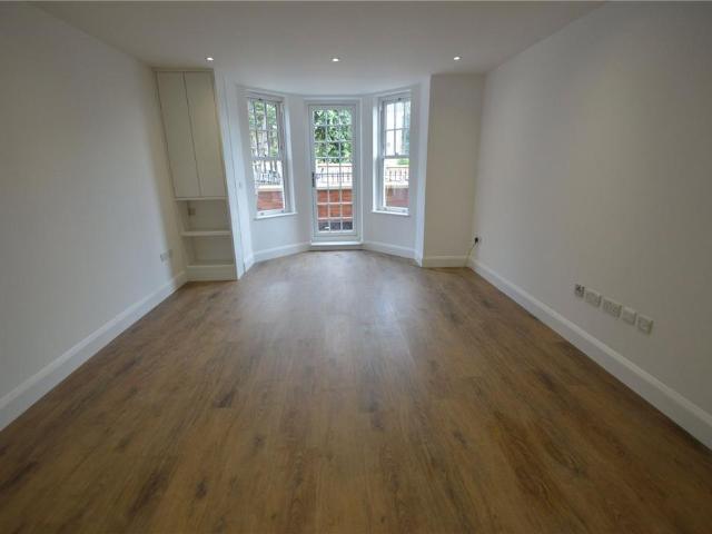 Flat for rent in London Borough of Croydon, Greater London