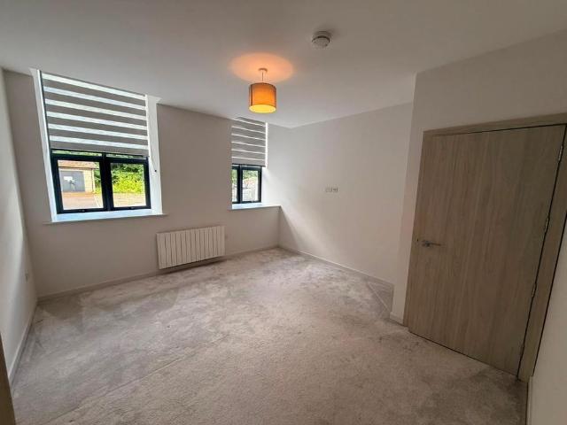 Apartment for rent in Esscroft, Bradford