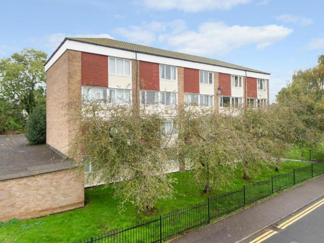 Flat for rent in Ringlestone, Midway
