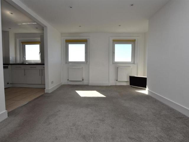 Apartment for rent in West Marina, Guestling Green
