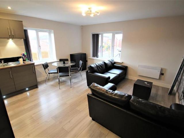 Apartment for rent in Hyde Park, West Yorkshire
