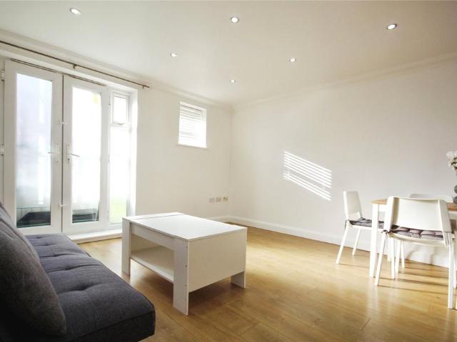 Flat for rent in Dagenham, Greater London