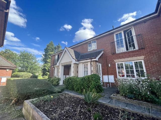 Flat for rent in Aston Clinton, Buckinghamshire