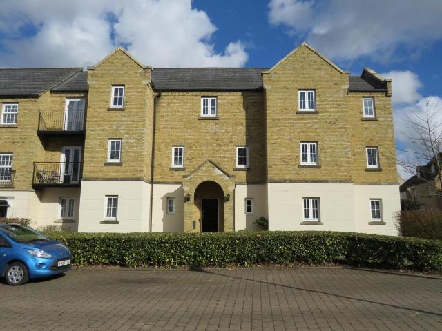 Flat for rent in Kingsmead, Shenley Brook End