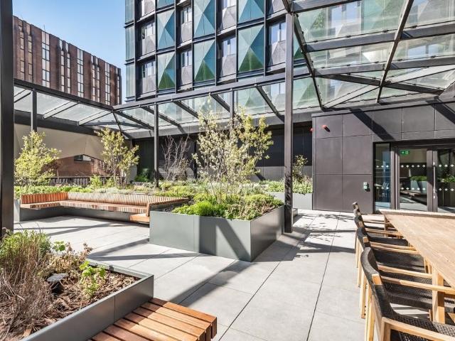 Apartment for rent in Broad Green, Croydon