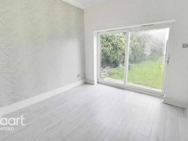 Apartment for rent in London Borough of Havering, Greater London