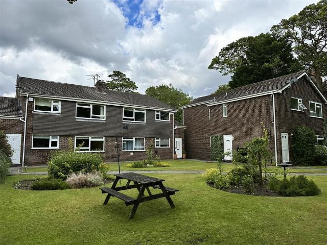 Flat for rent in Timperley, Trafford Park