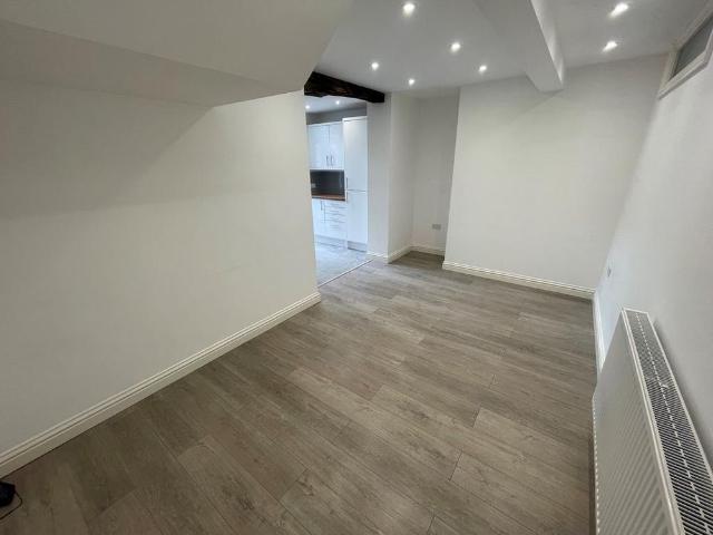 Apartment for rent in West Cliff, Acol