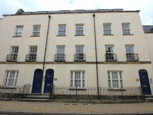 Flat for rent in Ewens Farm, Golden Valley