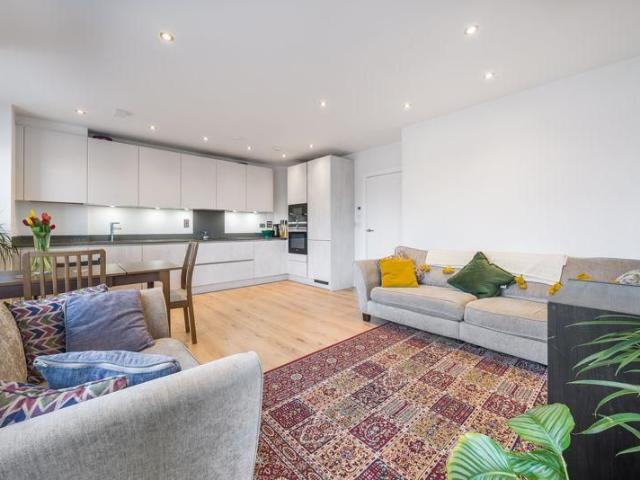 Apartment for rent in London Borough of Croydon, Purley