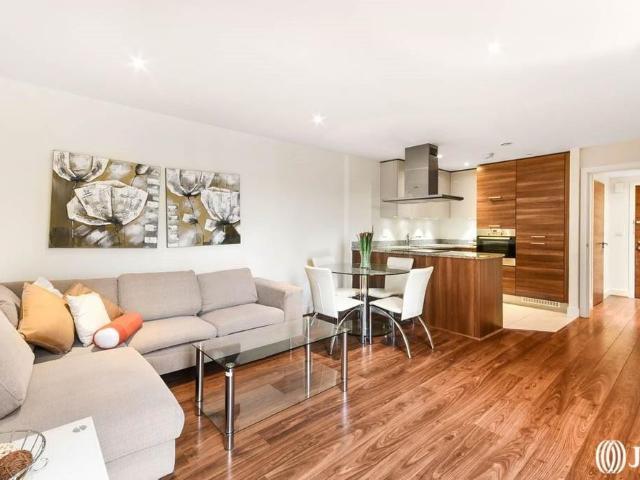 Apartment for rent in London Borough of Ealing, Greater London