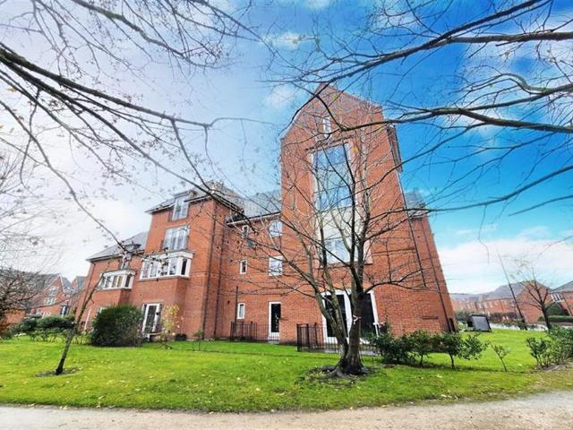 Flat for rent in Broadheath, Trafford Park